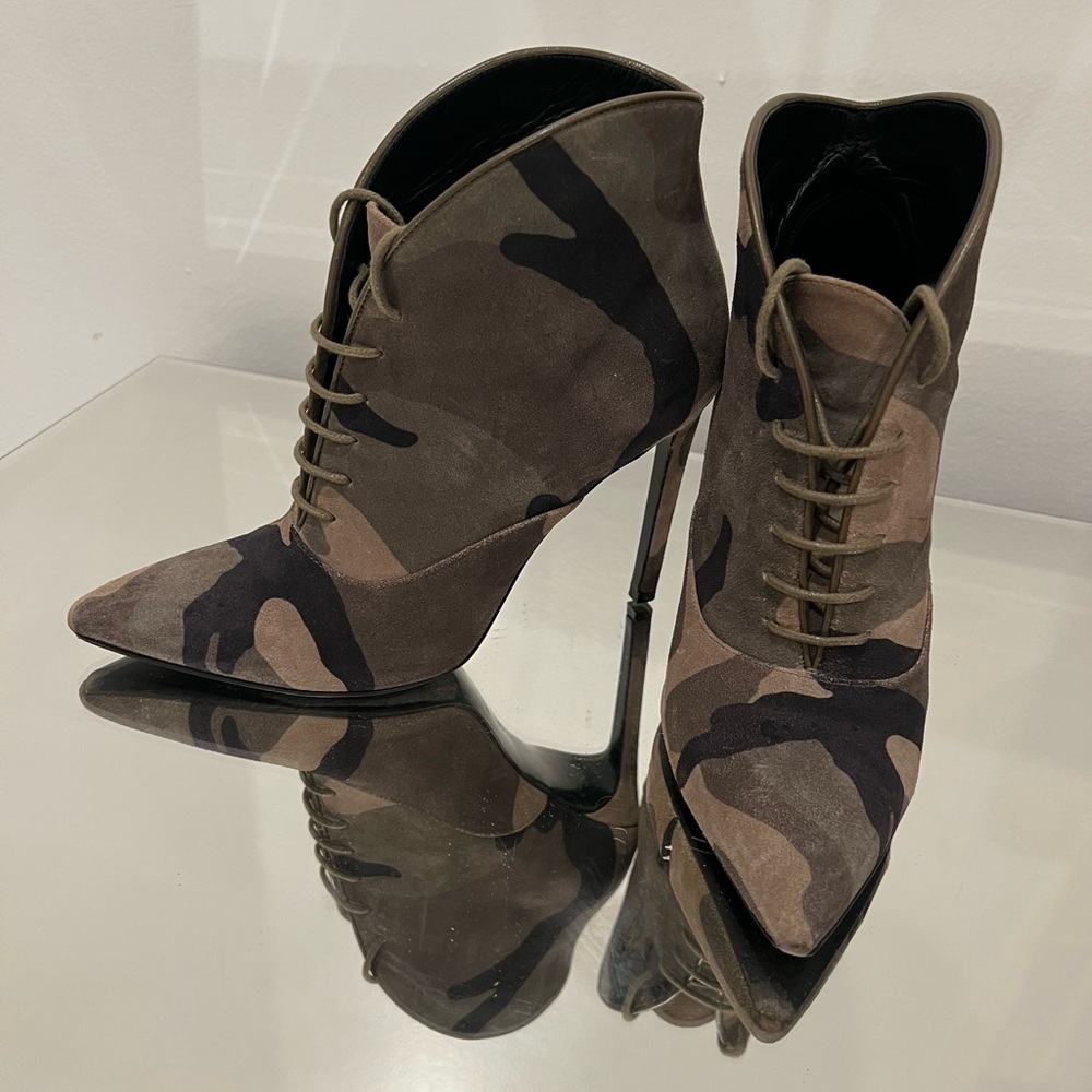 Ankle Boot In Camouflage Patterned Booties - image 3
